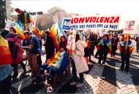 Luca Pieri, in carrozzina, alla marcia per la pace
